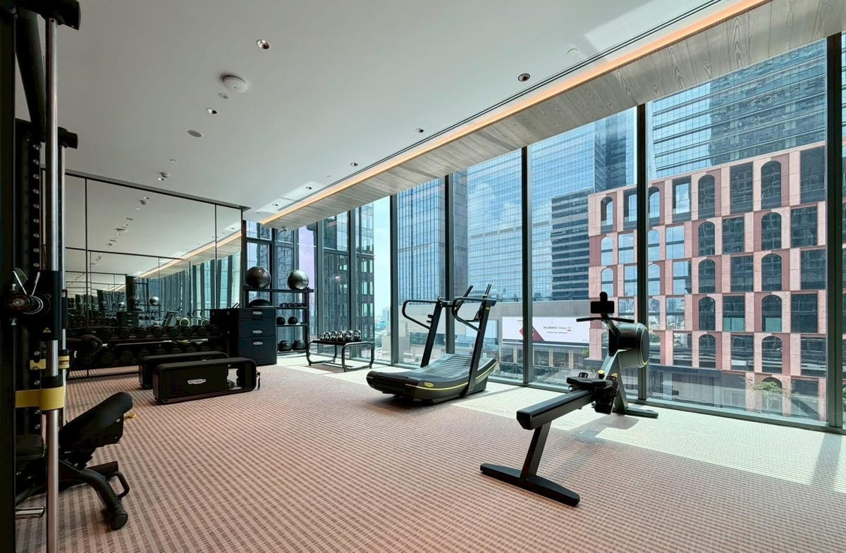 For SaleCondoWitthayu, Chidlom, Langsuan, Ploenchit : EI8HTEEN SEVEN: 3bed 3bath 173sqm. 72,000,000 Corner full lumpini view Am: 0656199198