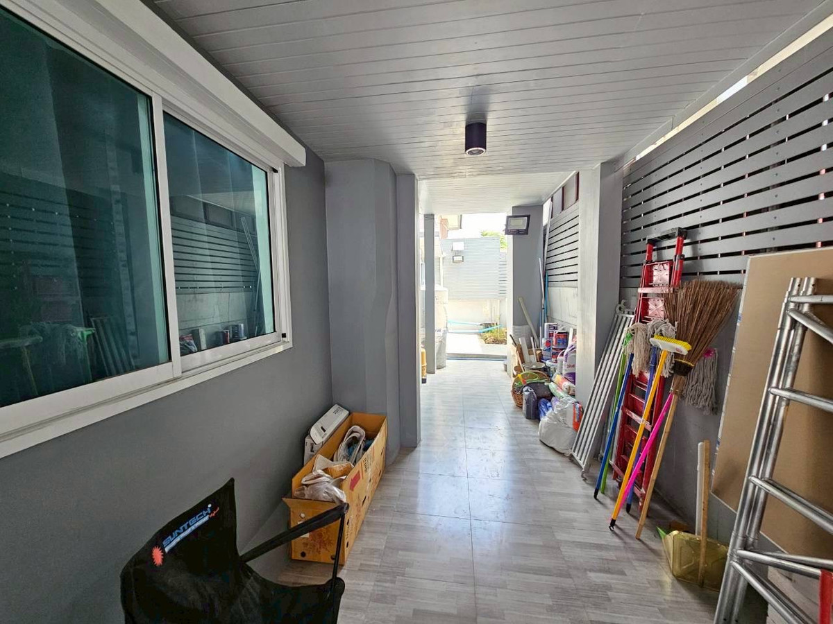 ให้เช่าบ้านนวมินทร์ รามอินทรา : ให้เช่าบ้านเดี่ยว เรสซิเด้นซ์พาร์ค ชวนชื่นซิตี้  4 ห้องนอน 4 ห้องน้ำ จอดรถ 2 คัน 