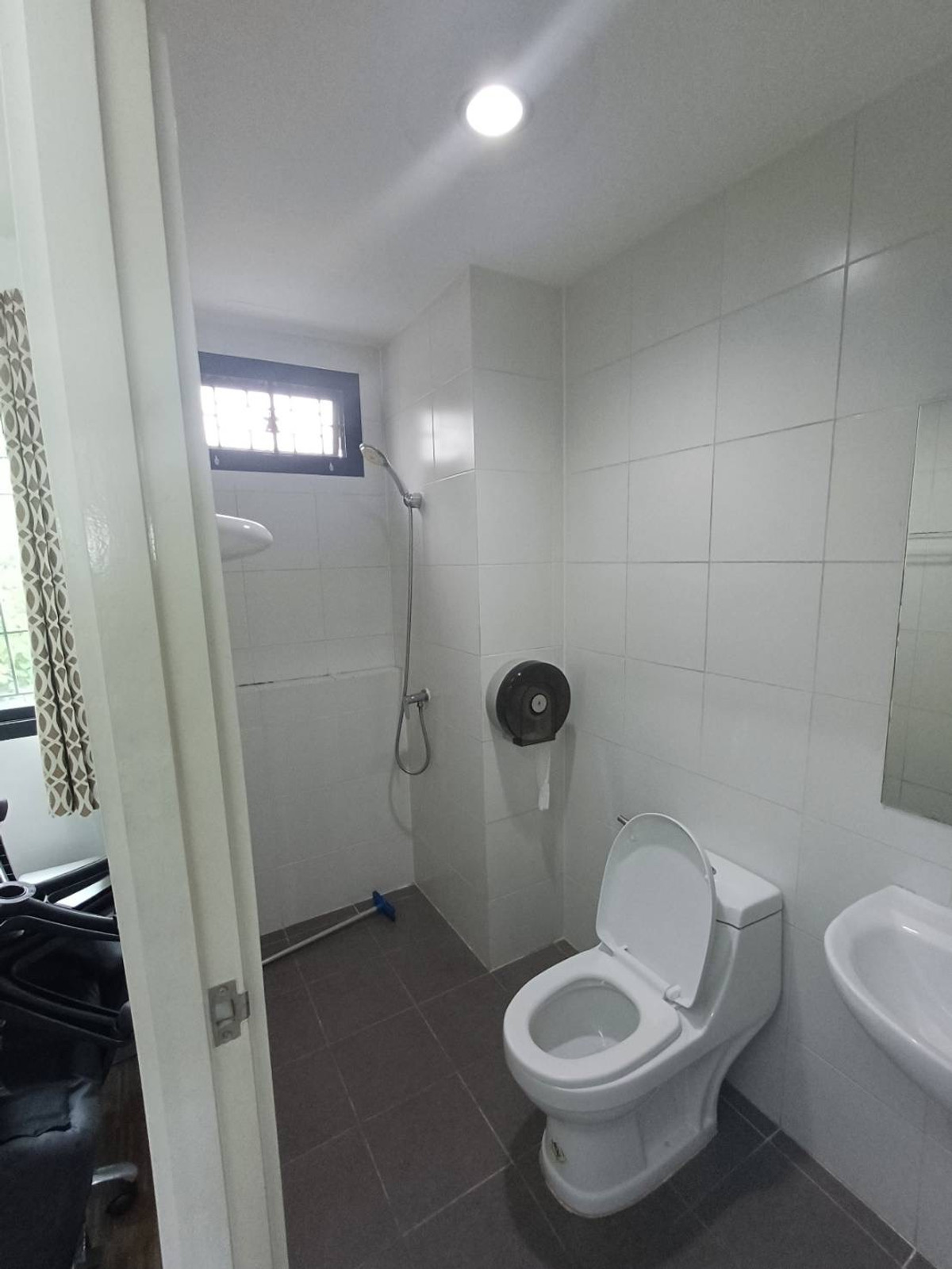 ให้เช่าอาคารพาณิชย์ปทุมธานี รังสิต ธรรมศาสตร์ : ตึก 4 ชั้นให้เช่า รังสิต-คลอง1 | ทำธุรกิจ + อยู่อาศัยได้ในที่เดียว  JSP City | เหมาะทำออฟฟิศ ร้านค้า ครบฟังก์ชัน