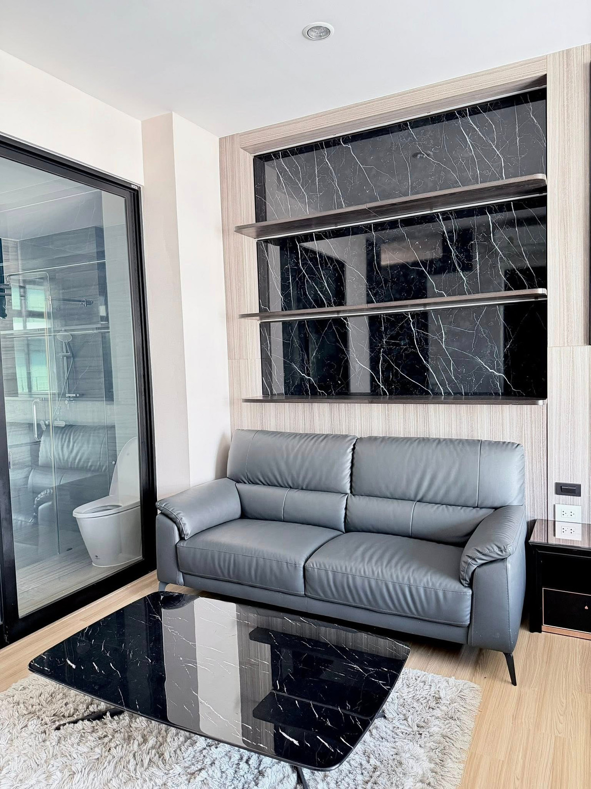 For RentTownhomePattanakan, Srinakarin : For rent, corner house, 30 sq m, 3 bedrooms, 4 bathrooms, 2 parking spaces, townhome, 3.5 floors, Nirvana DEFINE Srinakarin-Rama 9.