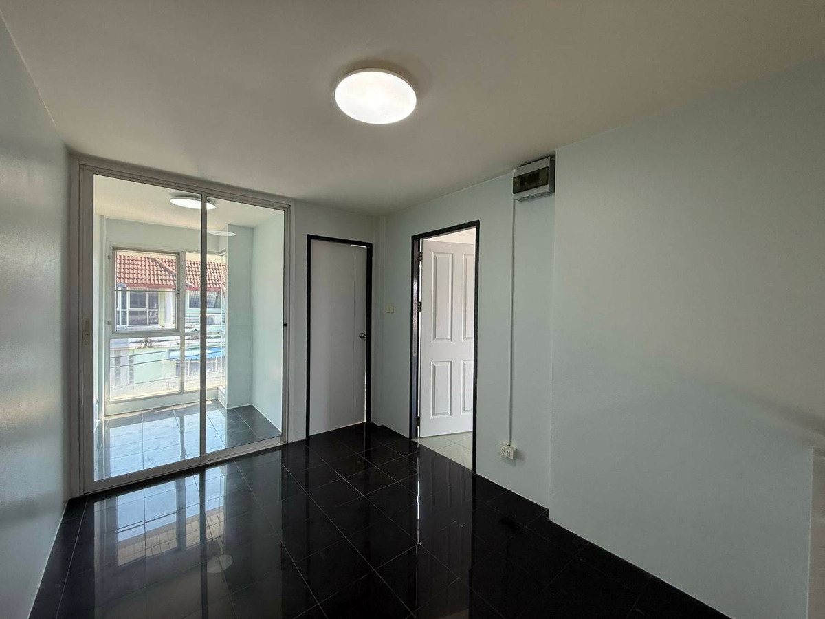 ขายโฮมออฟฟิศรัชดา ห้วยขวาง : สินธานี ลาดพร้าว 80 / 4 ห้องนอน (ขาย), Sinthanee Ladprao 80 / 4 Bedrooms (FOR SALE) JANE046