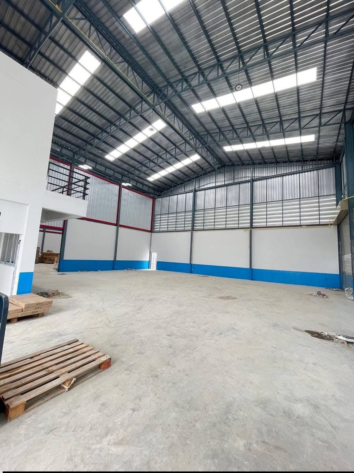 ให้เช่าโกดังสมุทรปราการ สำโรง : ให้เช่าโกดังบางพลี สร้างใหม่ พร้อมใช้งาน ขนาด 459ตรม. โกดังโล่งสูงโปร่ง พร้อมออฟฟิศ ไฟ 3เฟส