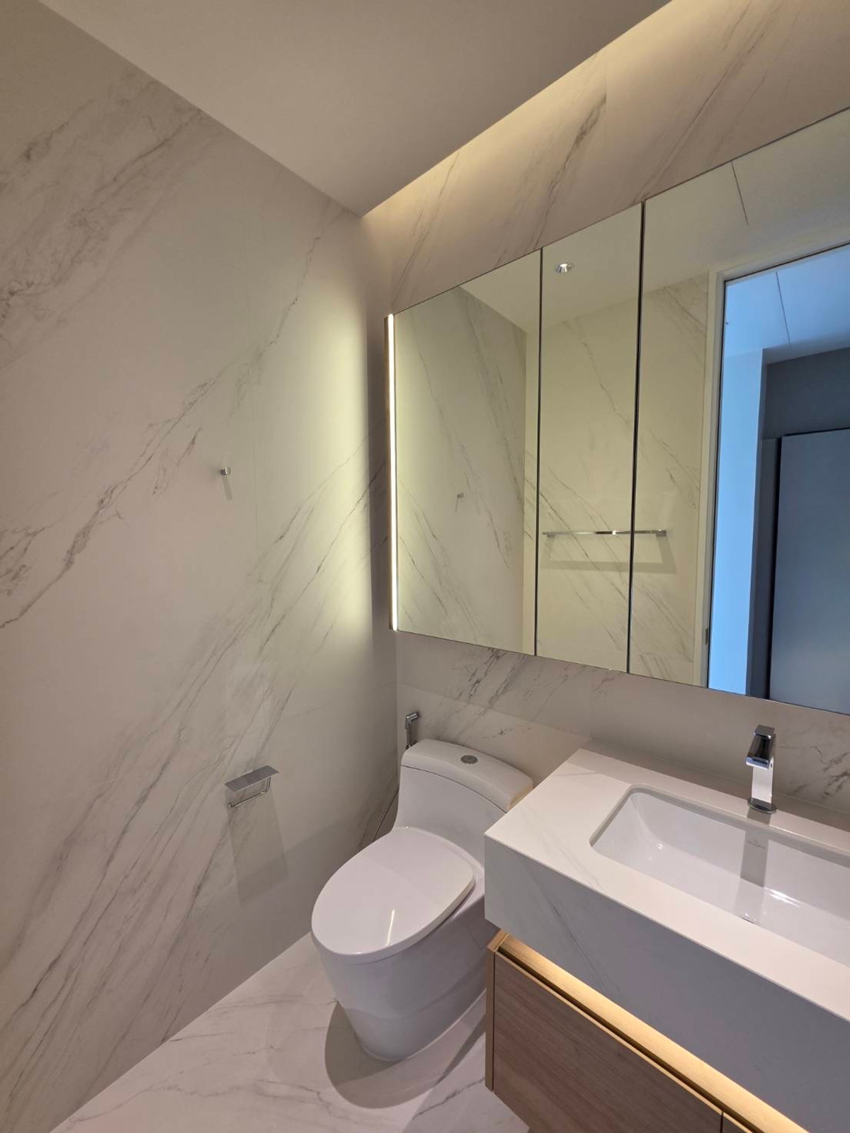 For SaleCondoWitthayu, Chidlom, Langsuan, Ploenchit : EI8HTEEN SEVEN: 3bed 3bath 173sqm. 72,000,000 Corner full lumpini view Am: 0656199198