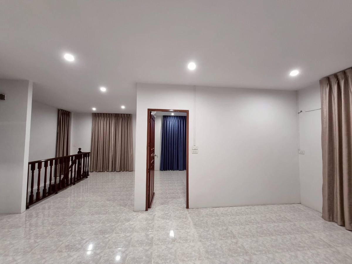 ให้เช่าบ้านนวมินทร์ รามอินทรา : บ้านเช่าใกล้รถไฟฟ้า ให้เช่าบ้านหทัยราษฎร์ มีนบุรี 51ตรว. 5นอน 3น้ำ 4ที่จอดรถ รับจดทะเบียนบริษัท