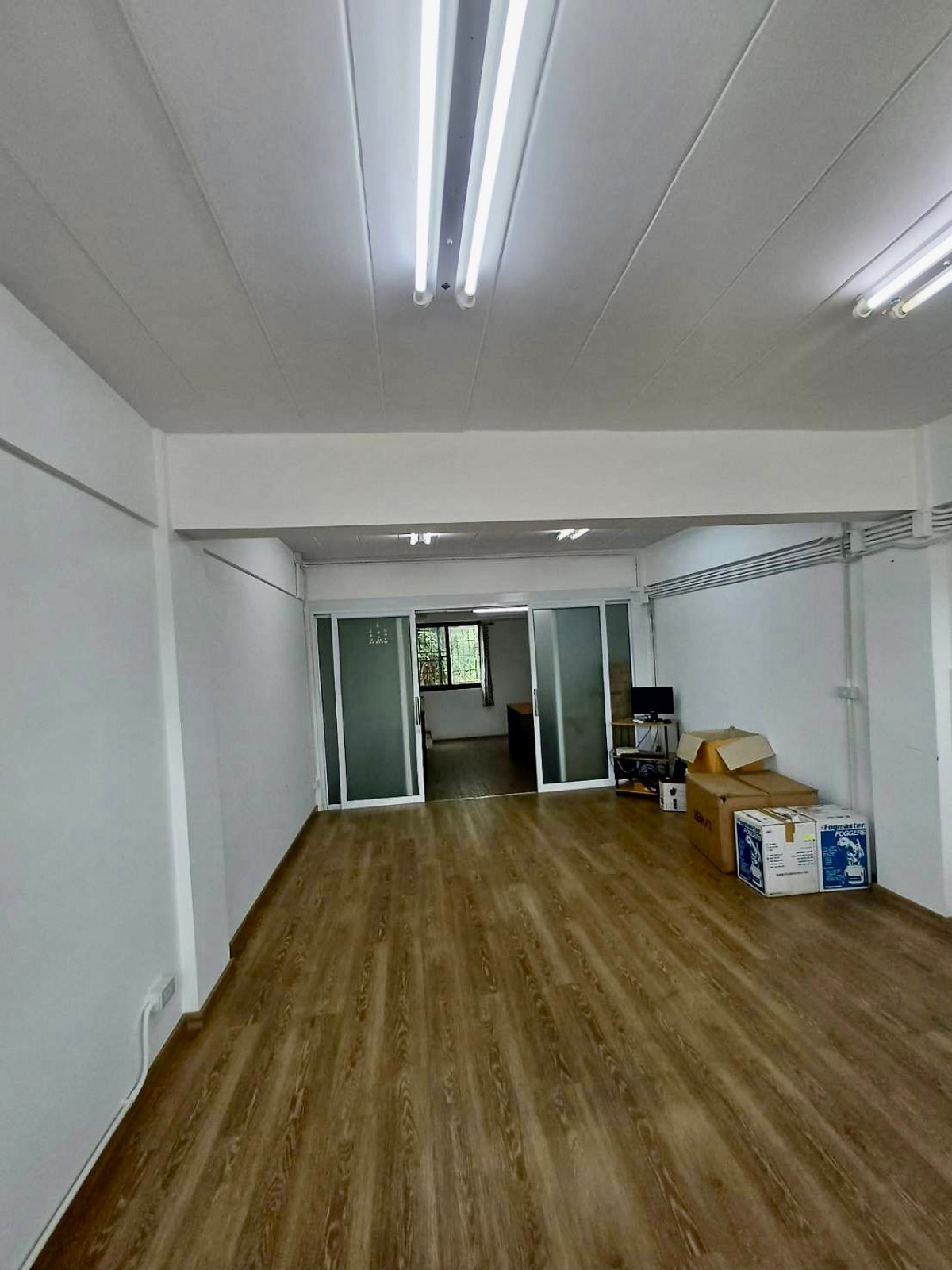 ให้เช่าอาคารพาณิชย์ปทุมธานี รังสิต ธรรมศาสตร์ : ตึก 4 ชั้นให้เช่า รังสิต-คลอง1 | ทำธุรกิจ + อยู่อาศัยได้ในที่เดียว  JSP City | เหมาะทำออฟฟิศ ร้านค้า ครบฟังก์ชัน