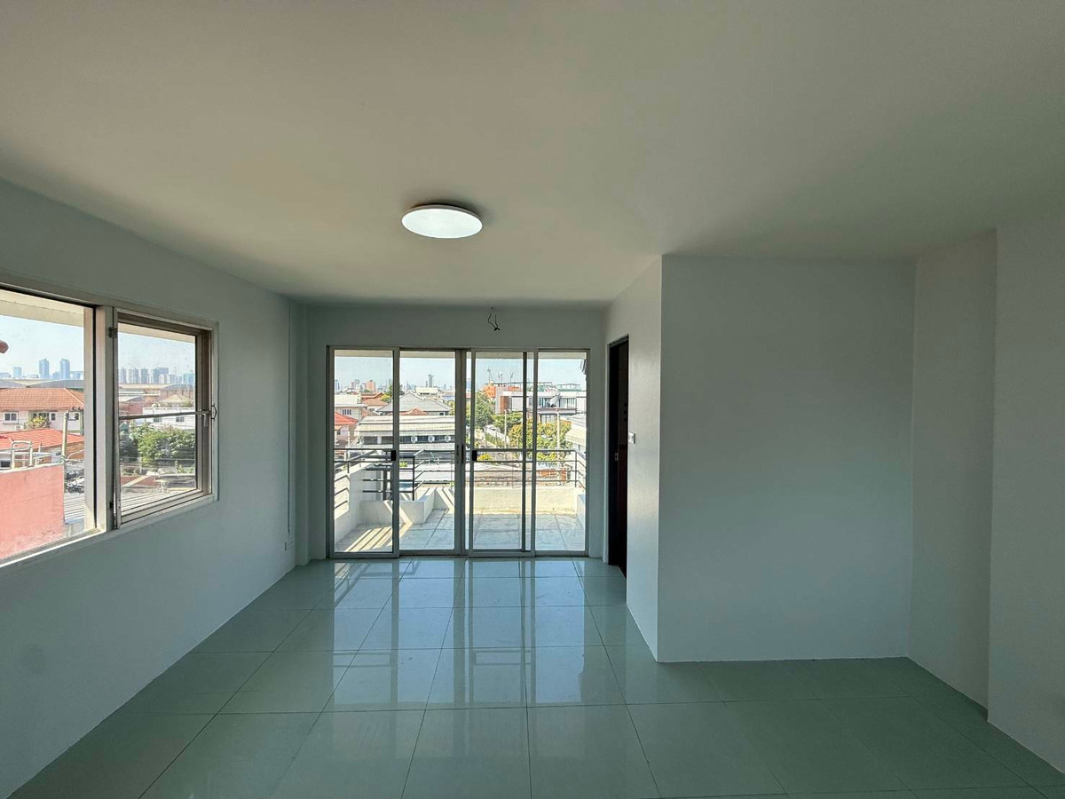 ขายโฮมออฟฟิศรัชดา ห้วยขวาง : สินธานี ลาดพร้าว 80 / 4 ห้องนอน (ขาย), Sinthanee Ladprao 80 / 4 Bedrooms (FOR SALE) JANE046