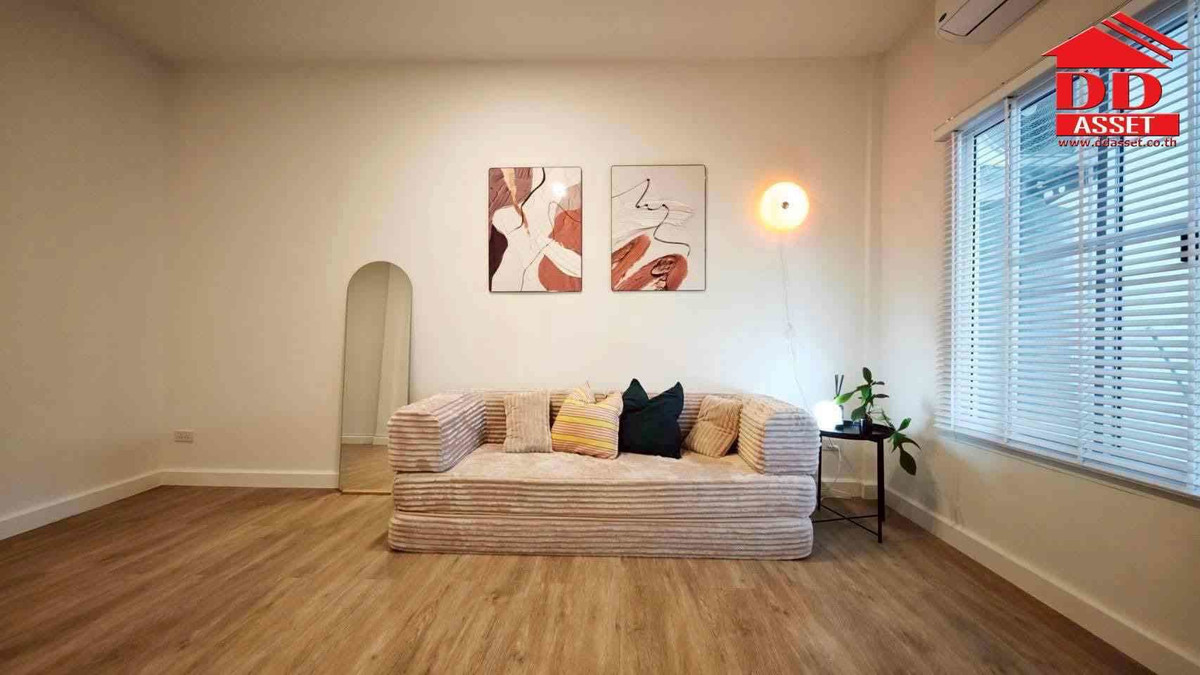 ทาวน์โฮมโชคชัย4 ลาดพร้าว71 : ขาย / ให้เช่า ทาวน์เฮ้าส์ 2 ชั้น รีโนเวทใหม่ โชคชัย 4 ซอย 38 หลังมุม Fully Furnished ลาดพร้าว  รหัสทรัพย์ : T8240