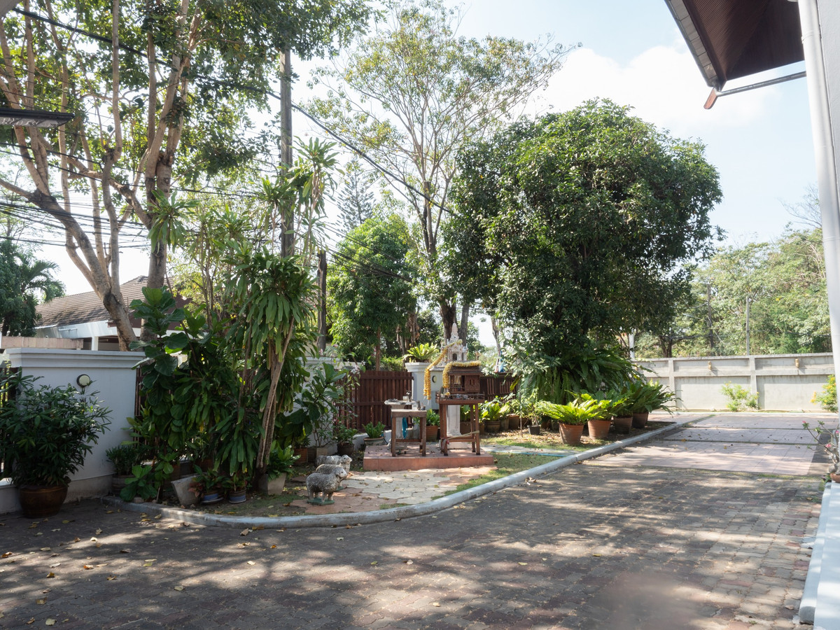 ขายบ้านเสรีไทย-นิด้า : หมู่บ้านนวธานี / 5 ห้องนอน (ขาย), Moo Baan Navatanee  / 5 Bedrooms (FOR SALE) FAHS060