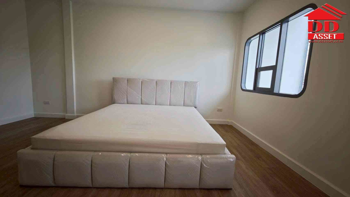 ทาวน์โฮมโชคชัย4 ลาดพร้าว71 : ขาย / ให้เช่า ทาวน์เฮาส์ 2 ชั้น โชคชัย 4 ซอย 55 รีโนเวทใหม่ เฟอร์นิเจอร์ครบ พร้อมอยู่ รหัสทรัพย์ : T8238