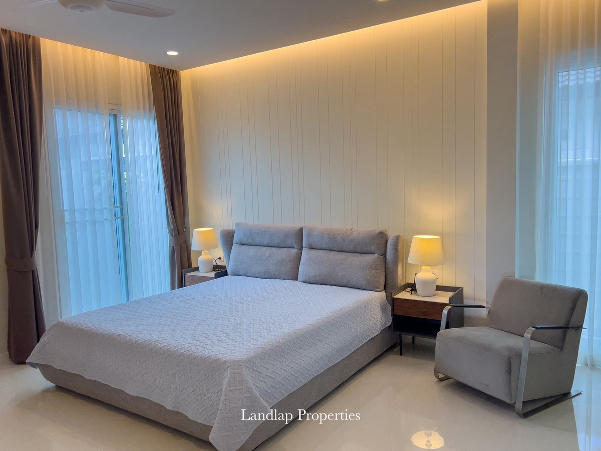 ให้เช่าพัทยา บางแสน ชลบุรี สัตหีบ : ให้เช่าบ้านเดี่ยวพัทยา พร้อสระว่ายน้ำส่วนตัว ระบบน้ำเกลือ บรรยากาศเงียบสงบ รายล้อมด้วยสวนสีเขียว ให้ความเป็นส่วนตัวสูง เหมาะสำหรับการอยู่อาศัยและพักผ่อนอย่างแท้จริง