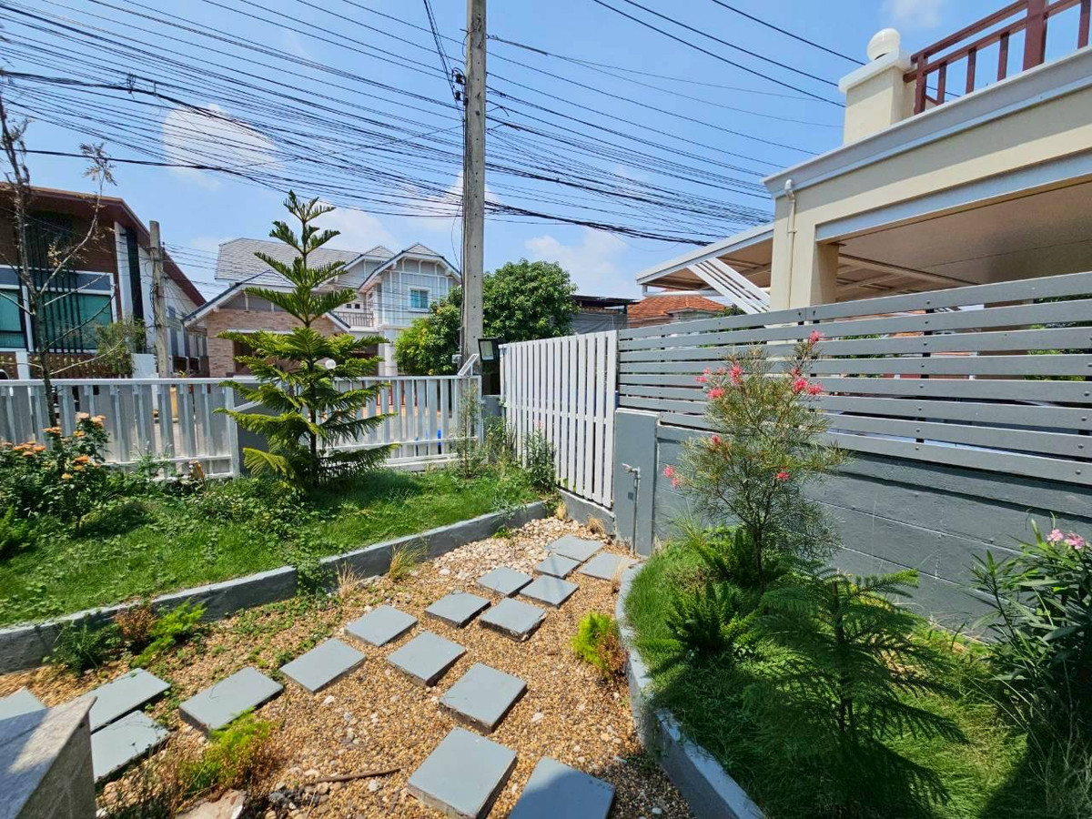 ให้เช่าบ้านนวมินทร์ รามอินทรา : ให้เช่าบ้านเดี่ยว เรสซิเด้นซ์พาร์ค ชวนชื่นซิตี้  4 ห้องนอน 4 ห้องน้ำ จอดรถ 2 คัน 