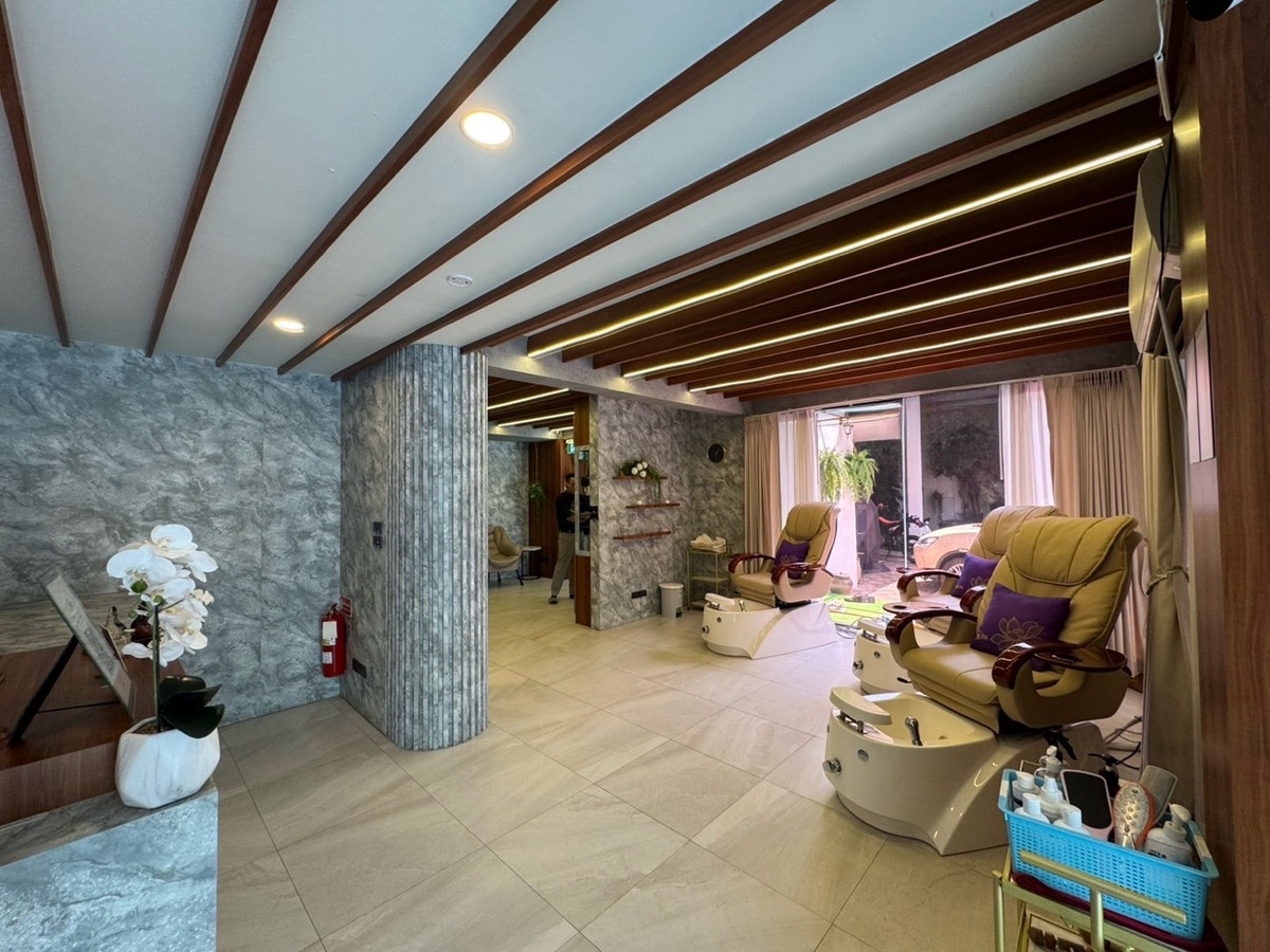 เซ้งร้านค้า/ตลาดนัดสุขุมวิท อโศก ทองหล่อ : เซ้งธุรกิจสปา เอกมัย ตกแต่งไปเยอะมาก เซ้งถูก 1.45 ล้านบาท เหมาะกับคนที่อยู่สายอาชีพสปา ทำธุรกิจเป็น ต่อยอดเป็น มืออาชีพ