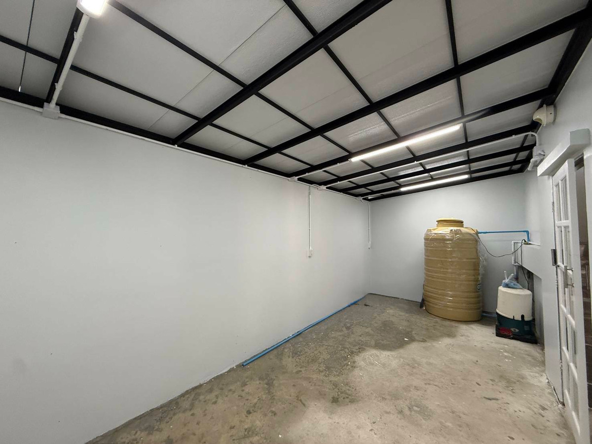 ขายโฮมออฟฟิศรัชดา ห้วยขวาง : สินธานี ลาดพร้าว 80 / 4 ห้องนอน (ขาย), Sinthanee Ladprao 80 / 4 Bedrooms (FOR SALE) JANE046