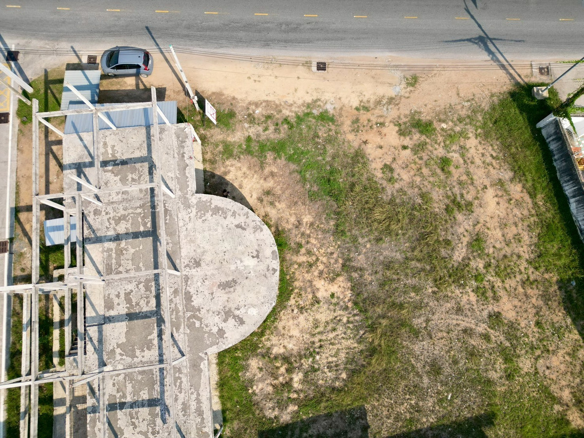 ขายที่ดินพัทยา บางแสน ชลบุรี สัตหีบ : โอกาสทอง! หน้ากว้าง ติดถนนเลียบรถไฟ ใกล้มอเตอร์เวย์ 🔥 ที่ดิน 257 ตร.วา ติดถนนเลียบทางรถไฟ พัทยาเหนือ / (ขาย), Land 257 sq.wah next to the railway side road North Pattaya / (FOR SALE) BEWN124