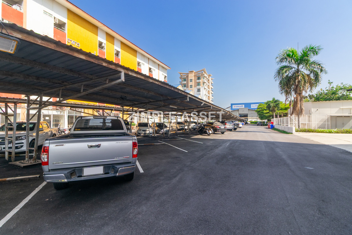 For RentSamut Prakan,Samrong : Line ID: @zimple_asset  Modern room apartment in Bang Phli, fully furnished with electrical appliances and great facilities Clean, secure, and conveniently located near shopping malls, community areas, and Bang Phli Industrial Estate.