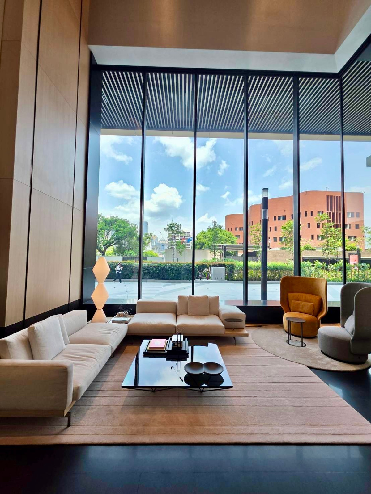 For SaleCondoWitthayu, Chidlom, Langsuan, Ploenchit : EI8HTEEN SEVEN: 3bed 3bath 173sqm. 72,000,000 Corner full lumpini view Am: 0656199198