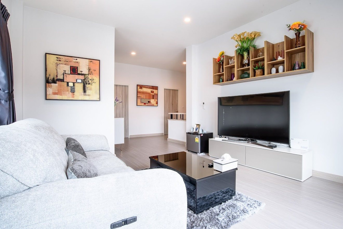 For SaleHousePattaya, Bangsaen, Chonburi : Supalai Park Ville Pattaya for sale | 2-story detached house, wide area, with furniture.