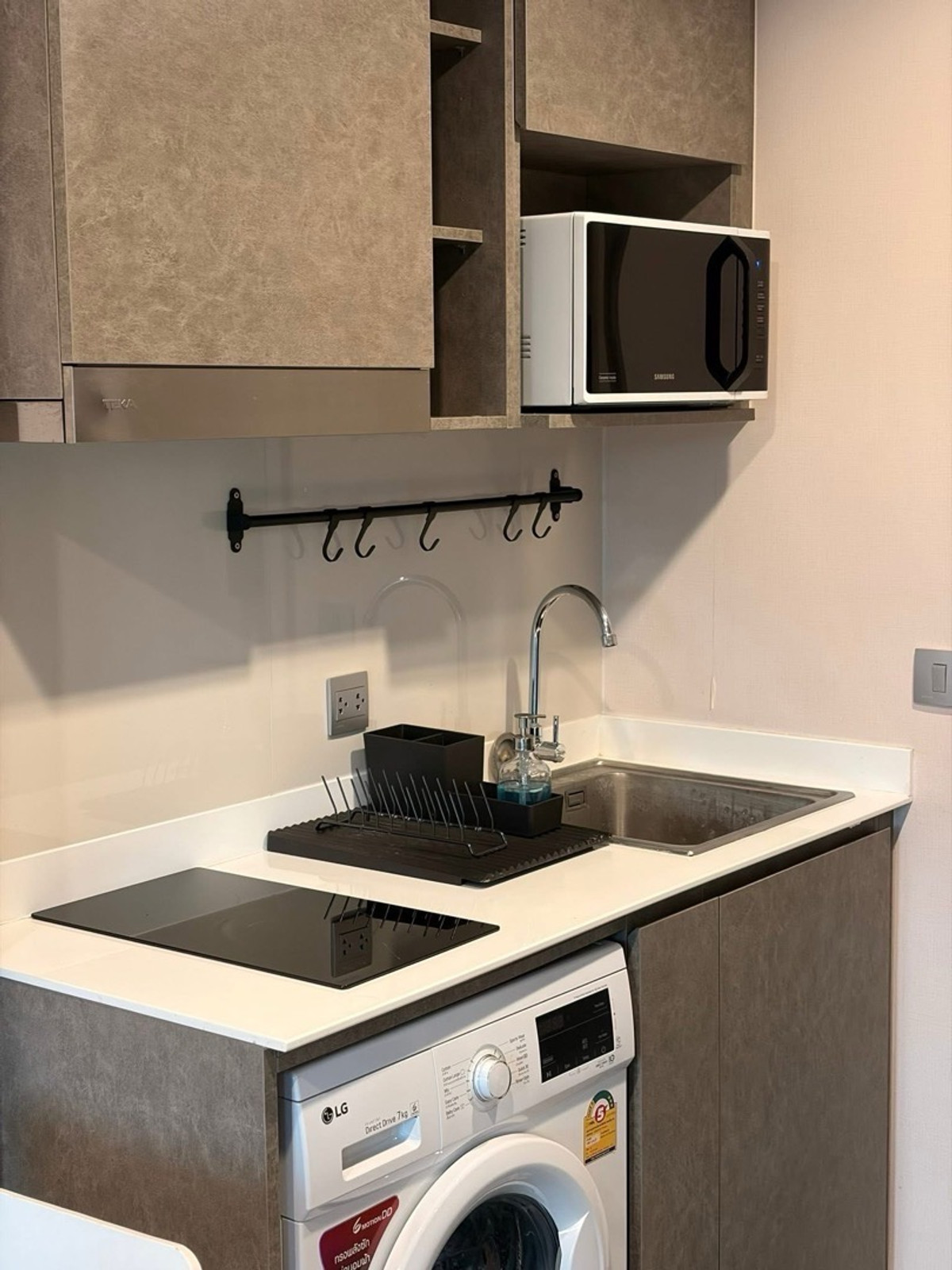 For RentCondoSamut Prakan,Samrong : #Z5064💥 190369 🔥Condo for rent Aspire Erawan Prime