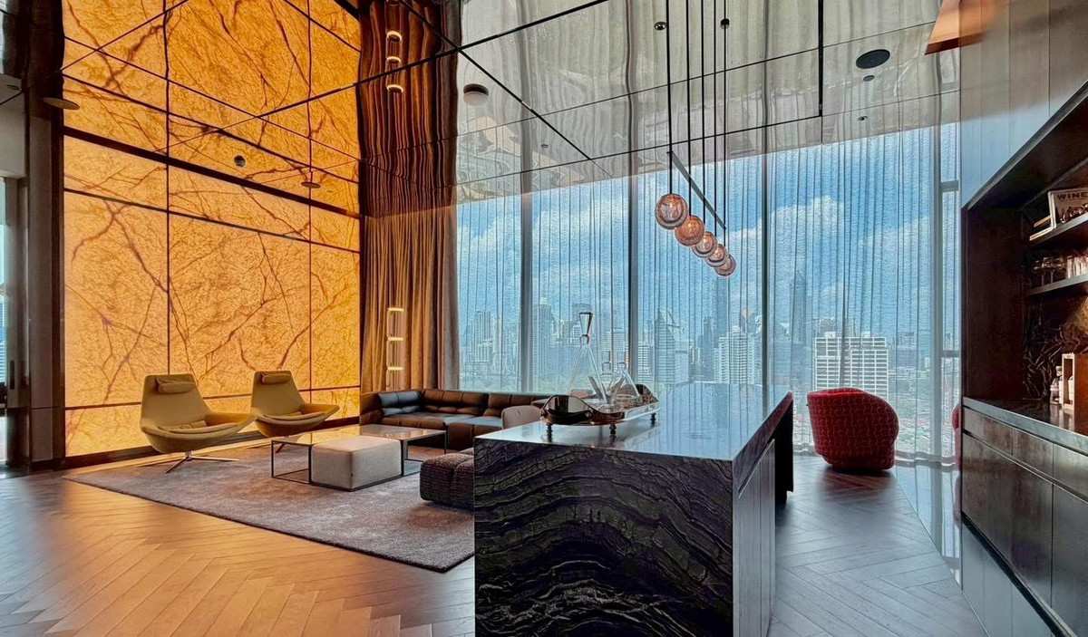 For SaleCondoWitthayu, Chidlom, Langsuan, Ploenchit : EI8HTEEN SEVEN: 3bed 3bath 173sqm. 72,000,000 Corner full lumpini view Am: 0656199198