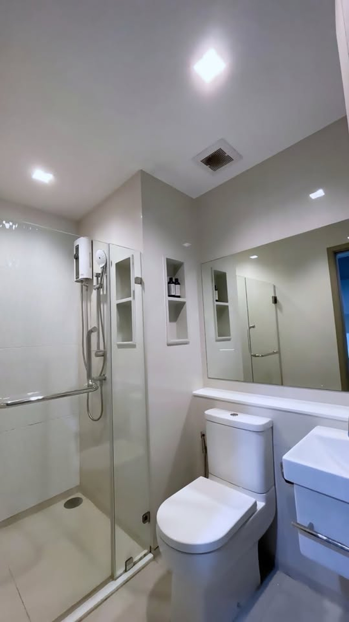 For SaleCondoRama9, Petchburi, RCA : Life Asoke - Rama 9 / Studio (FOR SALE), Life Asoke - Rama 9 / Studio (For Sale) POP053