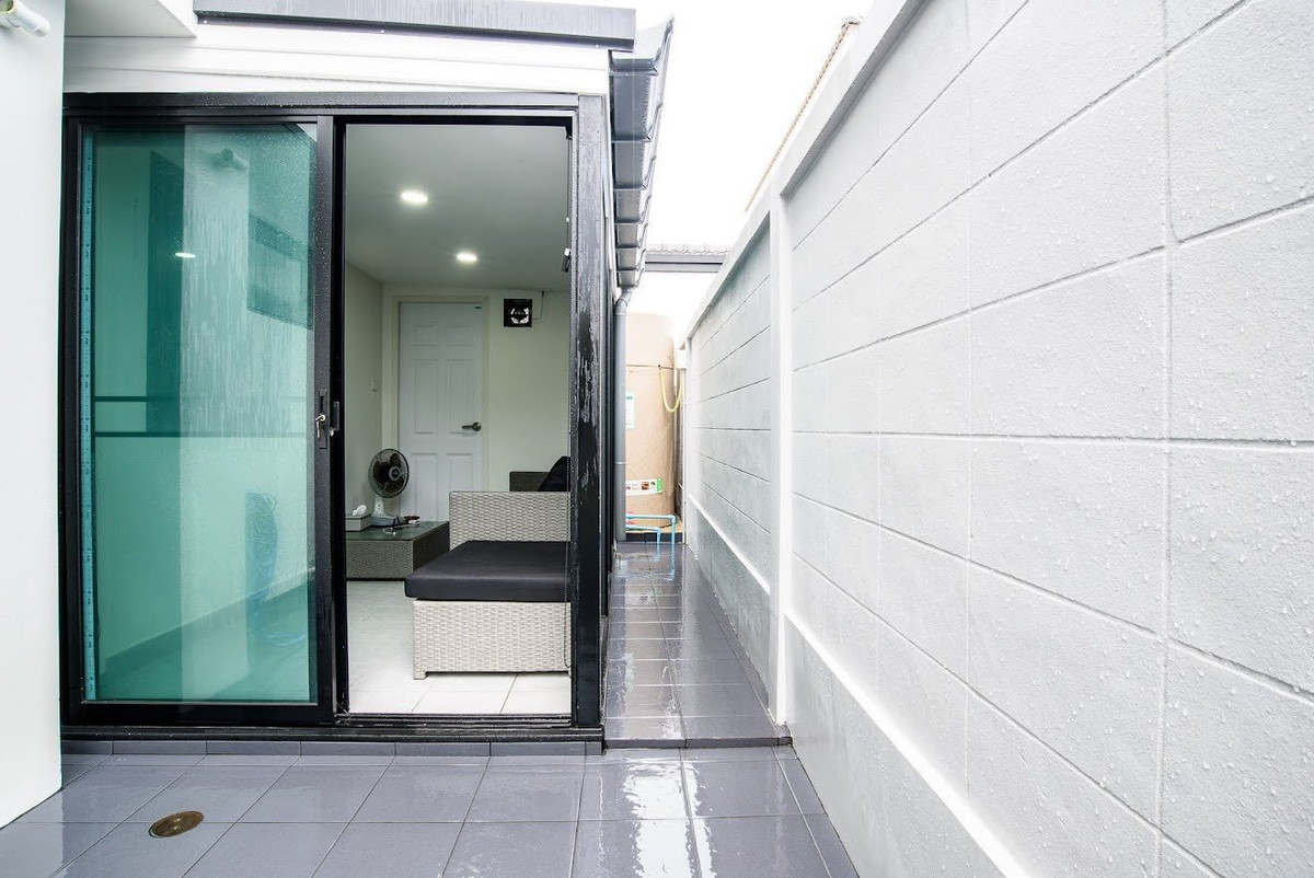 For SaleHousePattaya, Bangsaen, Chonburi : Supalai Park Ville Pattaya for sale | 2-story detached house, wide area, with furniture.