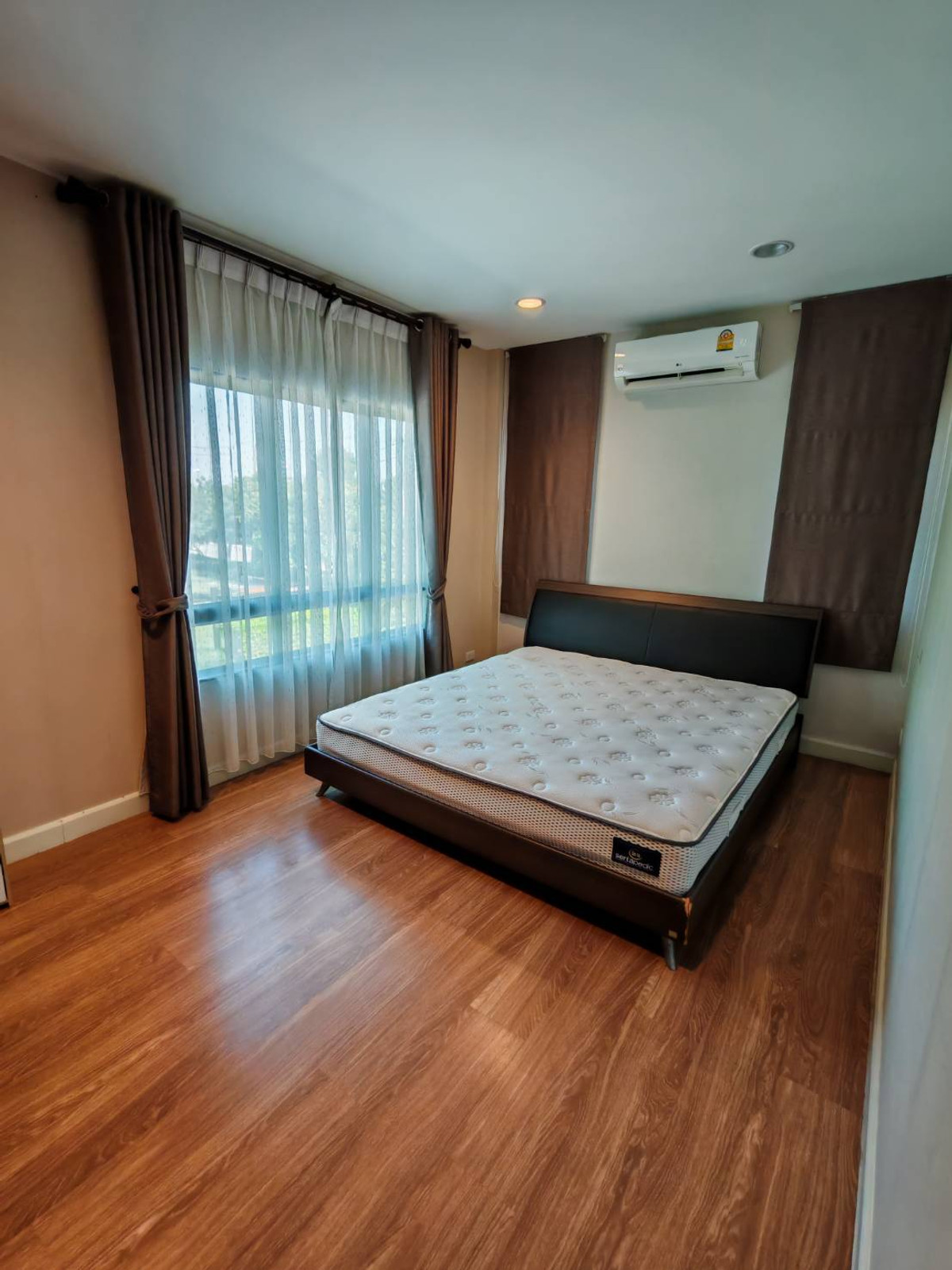 ให้เช่าบ้านนวมินทร์ รามอินทรา : ให้เช่าบ้านเดี่ยว ไลฟ์ บางกอก บูเลอวาร์ด รามอินทรา 65 (53 ตร.ว.) 4 นอน 3 น้ำ แปลงหน้าสวน พร้อมอยู่