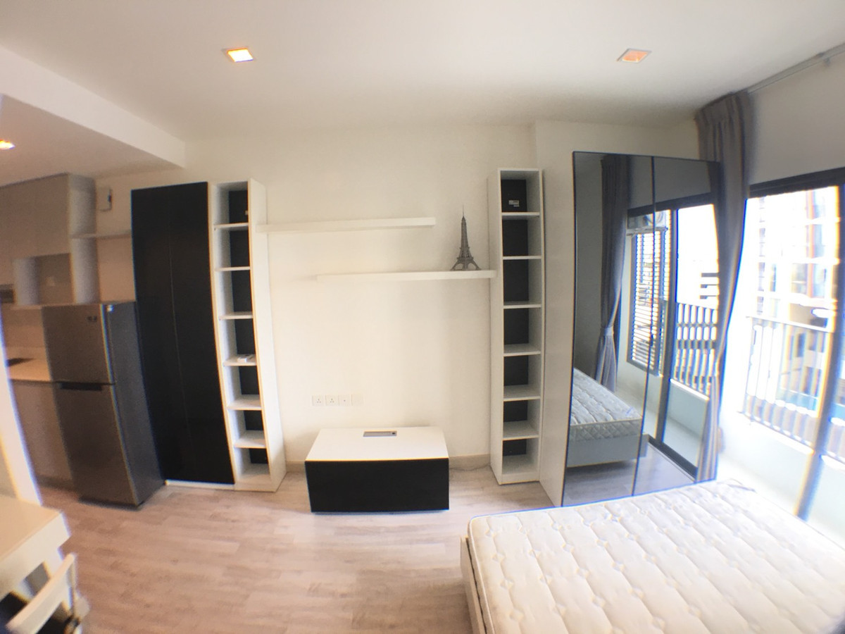 For SaleCondoWongwianyai, Charoennakor : (Code SM1812) Condo for sale, Ideo Mobi Sathorn project: Ideo Mobi Sathorn