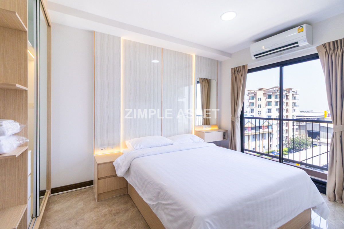 For RentSamut Prakan,Samrong : Line ID: @zimple_asset  Modern room apartment in Bang Phli, fully furnished with electrical appliances and great facilities Clean, secure, and conveniently located near shopping malls, community areas, and Bang Phli Industrial Estate.