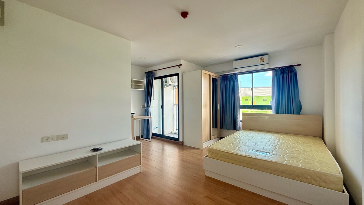 For RentCondoPathum Thani,Rangsit, Thammasat : Available for rent: The Diamond Condo Nava Nakhon-Talat Thai.