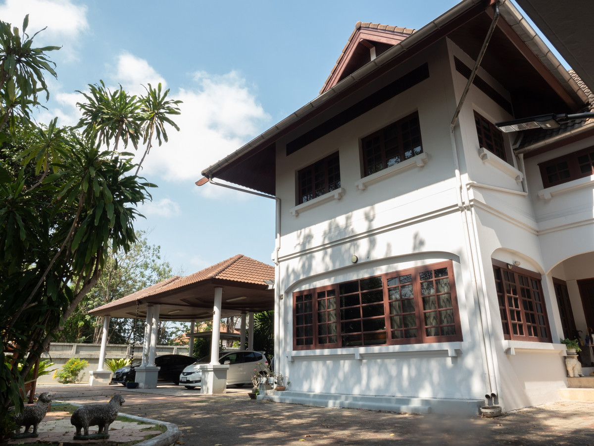 ขายบ้านเสรีไทย-นิด้า : หมู่บ้านนวธานี / 5 ห้องนอน (ขาย), Moo Baan Navatanee  / 5 Bedrooms (FOR SALE) FAHS060