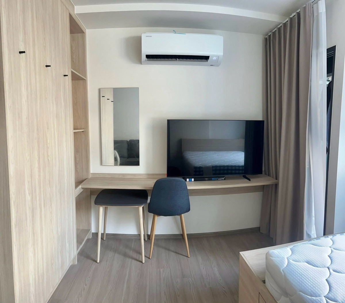 ให้เช่าคอนโดสะพานควาย จตุจักร : 📍โครงการ : The Muve Pradipat (เดอะ มูฟวี่ ประดิพัทธ์)
🚝 ใกล้ : BTS สถานีสะพานควาย 400 เมตร
💵 ราคาเช่า : 15,000 บาท / เดือน