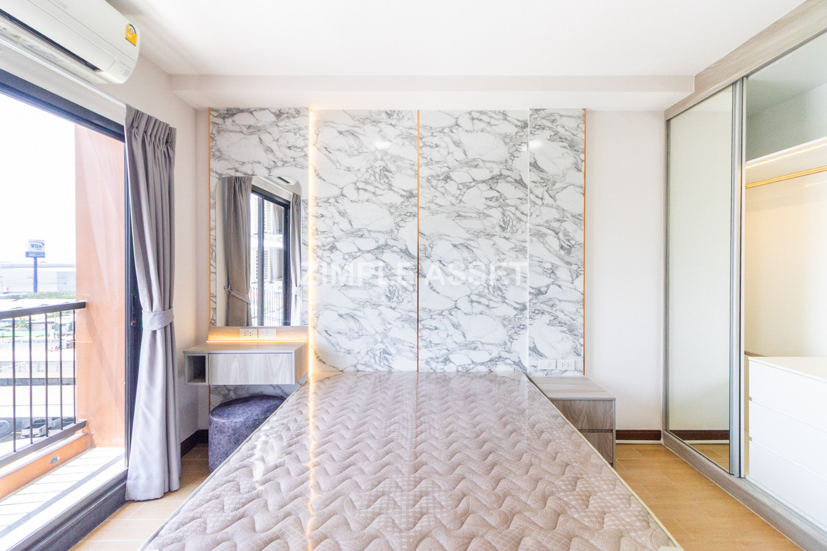 For RentSamut Prakan,Samrong : Line ID: @zimple_asset  Modern room apartment in Bang Phli, fully furnished with electrical appliances and great facilities Clean, secure, and conveniently located near shopping malls, community areas, and Bang Phli Industrial Estate.