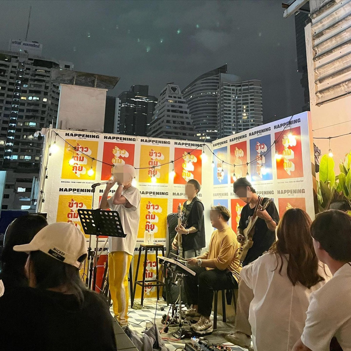 For LeaseholdRetail SpaceSilom, Saladaeng, Bangrak : Chilling restaurant for rent in the heart of Silom, view of Mahanakhon building, next to BTS and MRT, has indoor and outdoor.