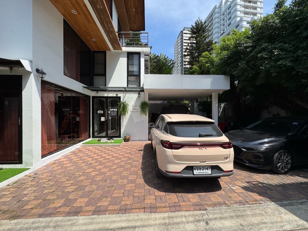 เซ้งร้านค้า/ตลาดนัดสุขุมวิท อโศก ทองหล่อ : เซ้งธุรกิจสปา เอกมัย ตกแต่งไปเยอะมาก เซ้งถูก 1.45 ล้านบาท เหมาะกับคนที่อยู่สายอาชีพสปา ทำธุรกิจเป็น ต่อยอดเป็น มืออาชีพ