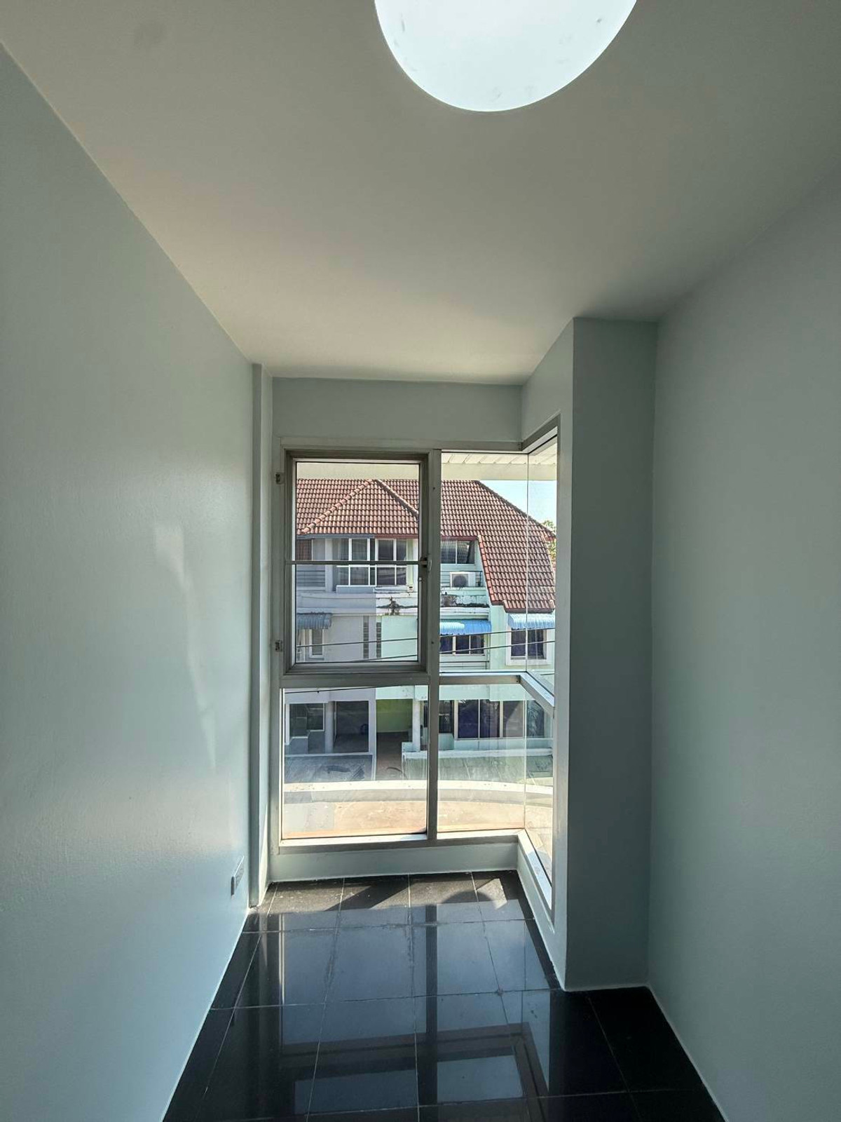 ขายโฮมออฟฟิศรัชดา ห้วยขวาง : สินธานี ลาดพร้าว 80 / 4 ห้องนอน (ขาย), Sinthanee Ladprao 80 / 4 Bedrooms (FOR SALE) JANE046