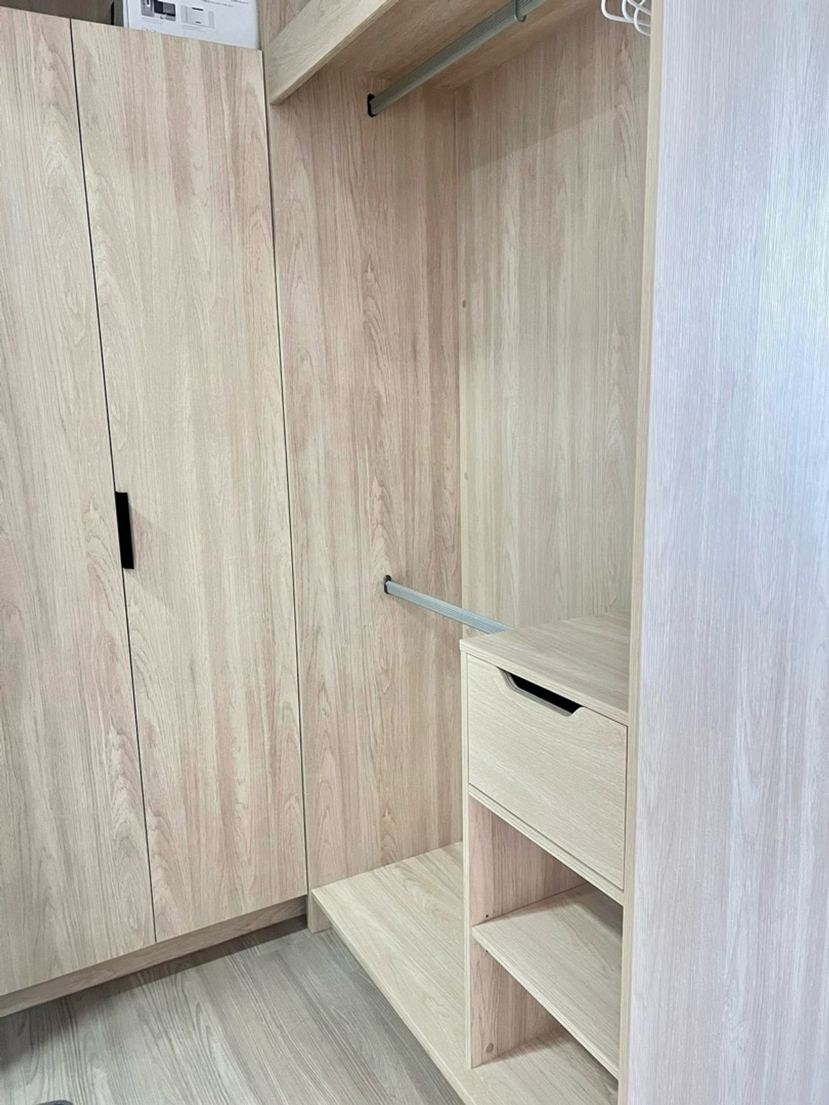 ให้เช่าคอนโดสะพานควาย จตุจักร : 📍โครงการ : The Muve Pradipat (เดอะ มูฟวี่ ประดิพัทธ์)
🚝 ใกล้ : BTS สถานีสะพานควาย 400 เมตร
💵 ราคาเช่า : 15,000 บาท / เดือน