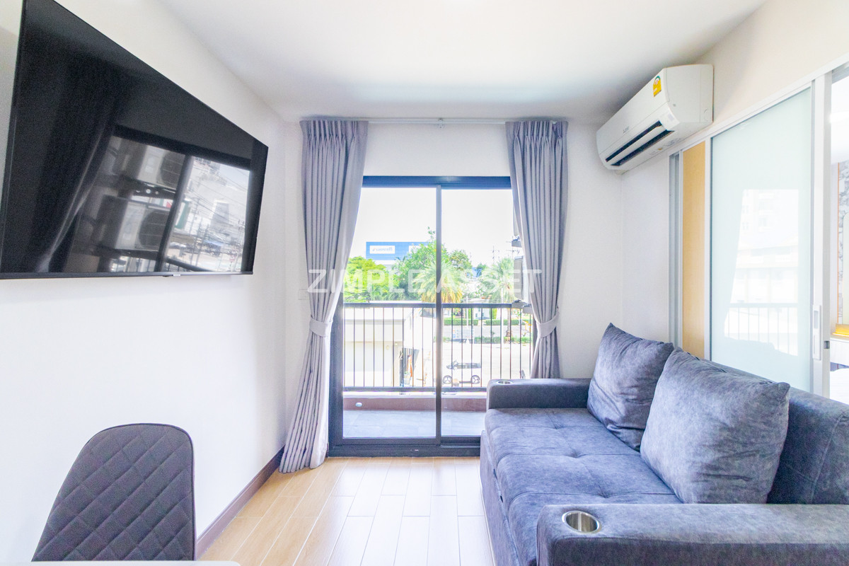 For RentSamut Prakan,Samrong : Line ID: @zimple_asset  Modern room apartment in Bang Phli, fully furnished with electrical appliances and great facilities Clean, secure, and conveniently located near shopping malls, community areas, and Bang Phli Industrial Estate.