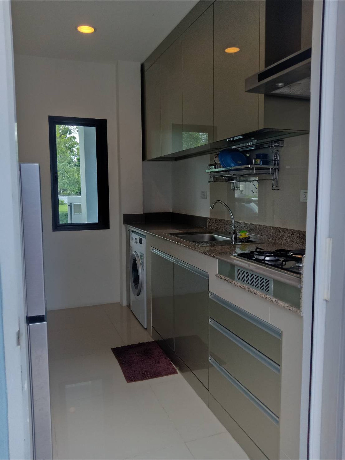 ให้เช่าบ้านนวมินทร์ รามอินทรา : ให้เช่าบ้านเดี่ยว ไลฟ์ บางกอก บูเลอวาร์ด รามอินทรา 65 (53 ตร.ว.) 4 นอน 3 น้ำ แปลงหน้าสวน พร้อมอยู่