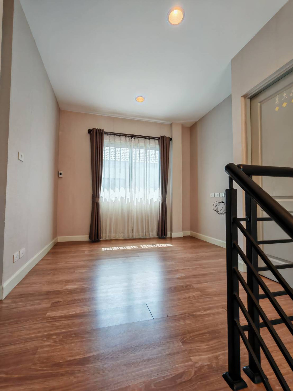 ให้เช่าบ้านนวมินทร์ รามอินทรา : ให้เช่าบ้านเดี่ยว ไลฟ์ บางกอก บูเลอวาร์ด รามอินทรา 65 (53 ตร.ว.) 4 นอน 3 น้ำ แปลงหน้าสวน พร้อมอยู่