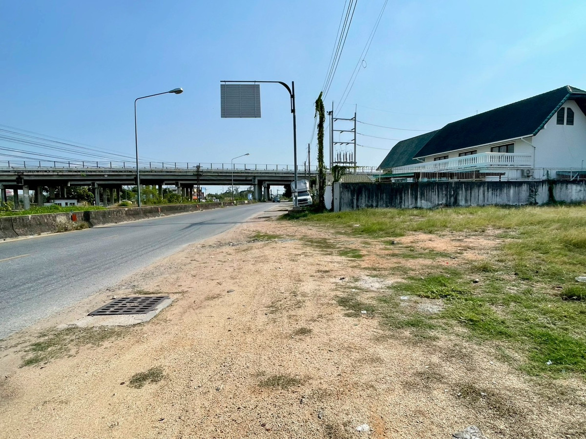 ขายที่ดินพัทยา บางแสน ชลบุรี สัตหีบ : ที่ดิน 257 ตร.วา. ติดถนนเลียบทางรถไฟ พัทยาเหนือ / (ขาย), Land 257 sq m. next to the railway road North Pattaya / (FOR SALE) BEWN124