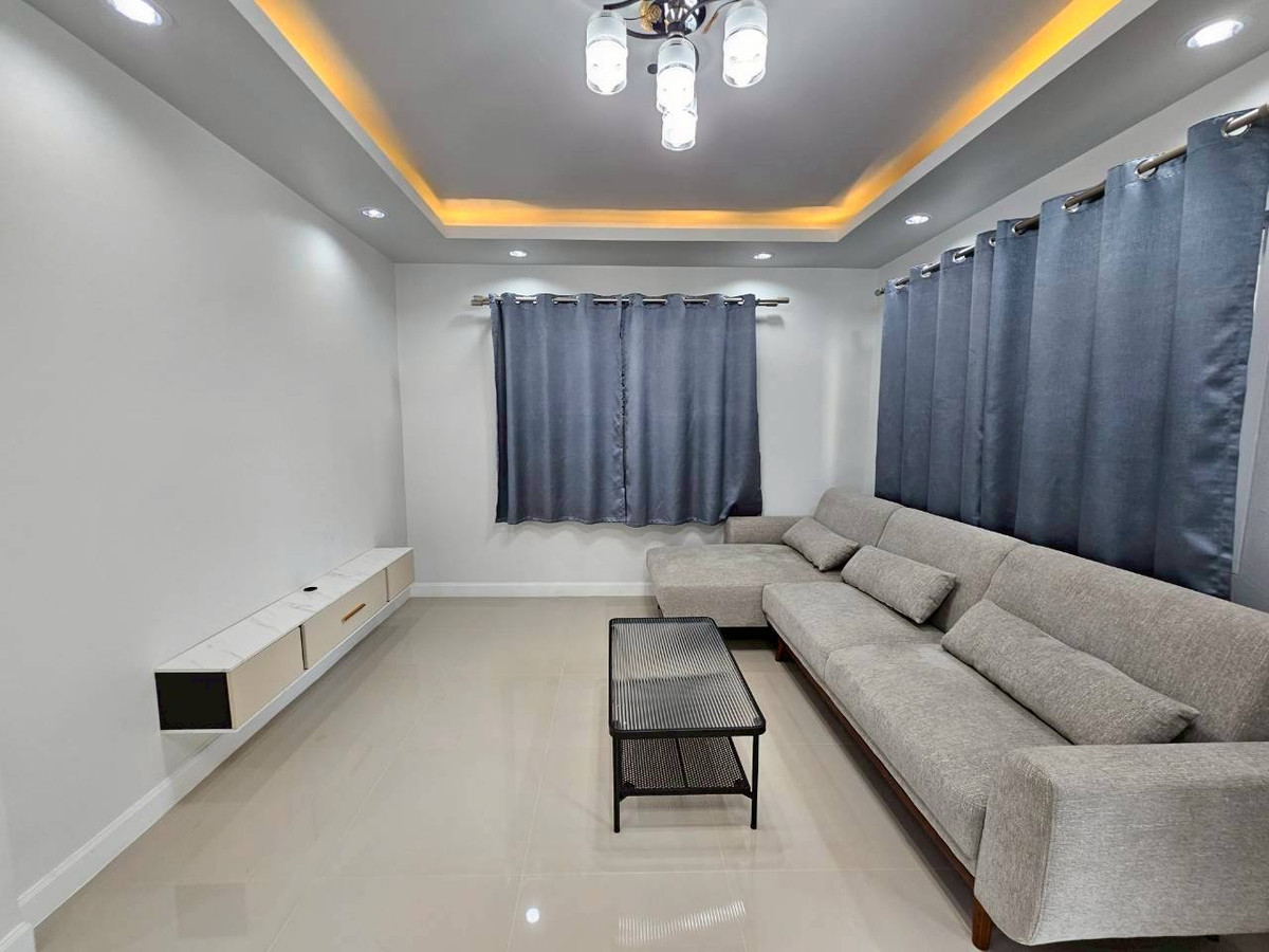 ให้เช่าบ้านนวมินทร์ รามอินทรา : ให้เช่าบ้านเดี่ยว เรสซิเด้นซ์พาร์ค ชวนชื่นซิตี้  4 ห้องนอน 4 ห้องน้ำ จอดรถ 2 คัน 