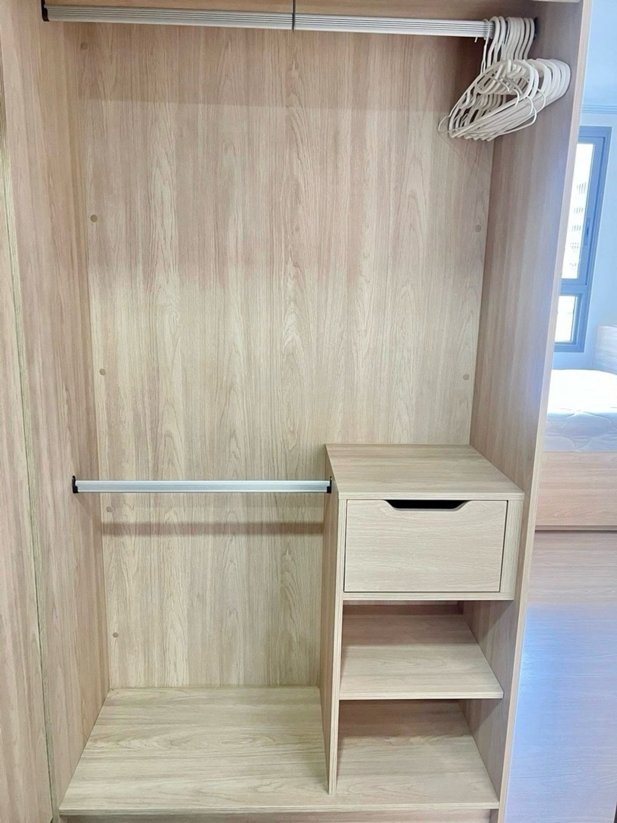 ให้เช่าคอนโดสะพานควาย จตุจักร : 📍โครงการ : The Muve Pradipat (เดอะ มูฟวี่ ประดิพัทธ์)
🚝 ใกล้ : BTS สถานีสะพานควาย 400 เมตร
💵 ราคาเช่า : 15,000 บาท / เดือน