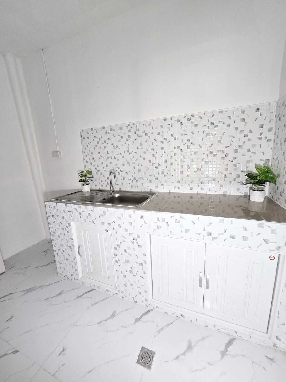 For SaleTownhomePattaya, Bangsaen, Chonburi : Ekthan Village / 2 Bedrooms (FOR SALE), Ekthan Village / 2 Bedrooms (FOR SALE) BEWN125