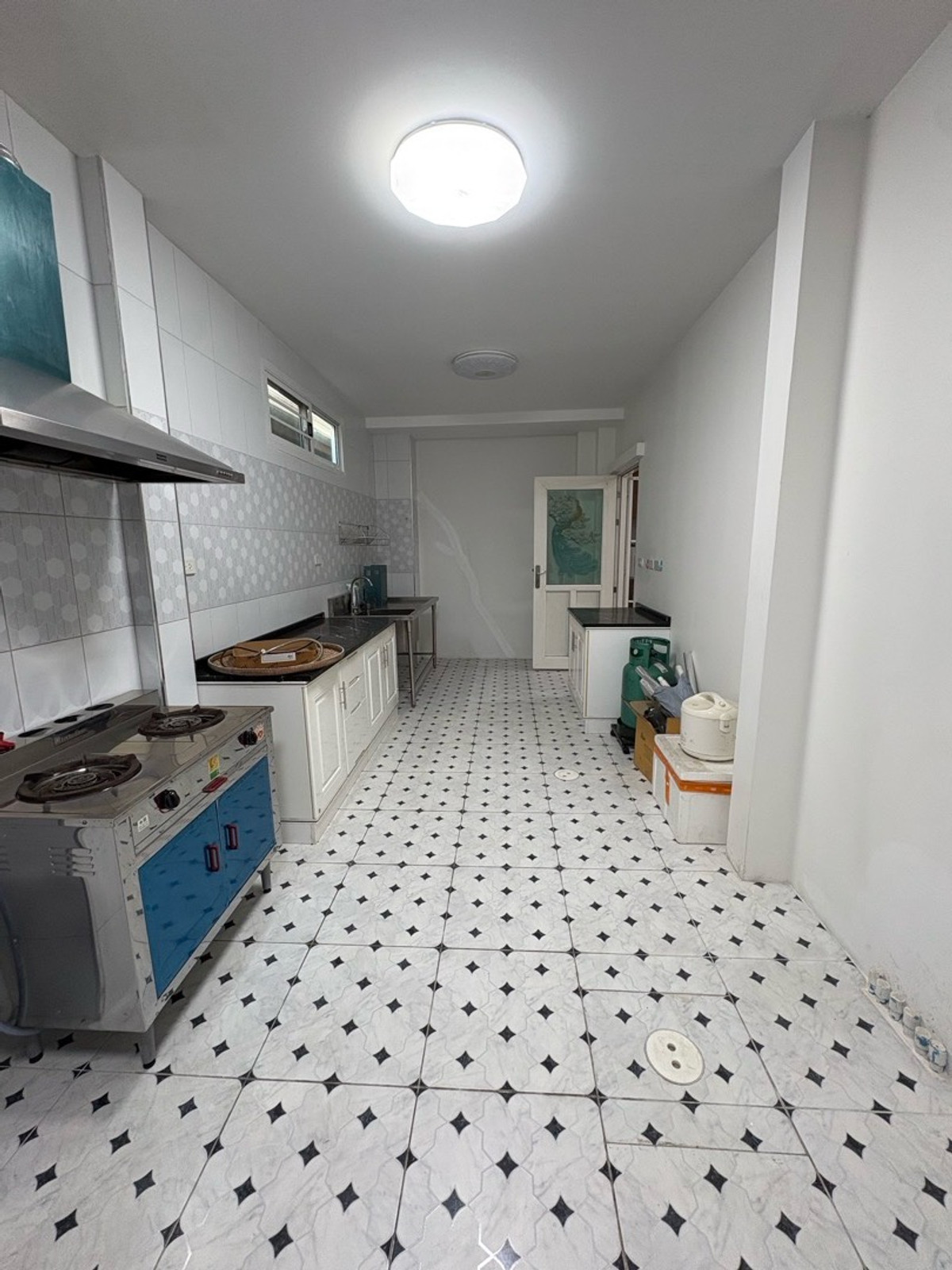 ขายทาวน์โฮมเลียบทางด่วนรามอินทรา : ขายบ้านทาวโฮม 3 ชั้น แปลงมุม ทำสวยมากๆ ฮวงจุ้ยดี ซินแซมาดูแล้วปังแน่นอน 