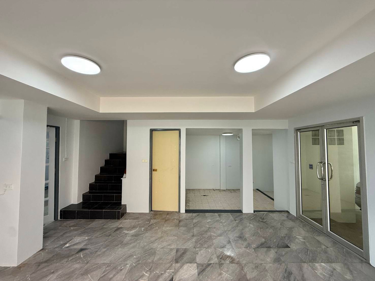 ขายโฮมออฟฟิศรัชดา ห้วยขวาง : สินธานี ลาดพร้าว 80 / 4 ห้องนอน (ขาย), Sinthanee Ladprao 80 / 4 Bedrooms (FOR SALE) JANE046