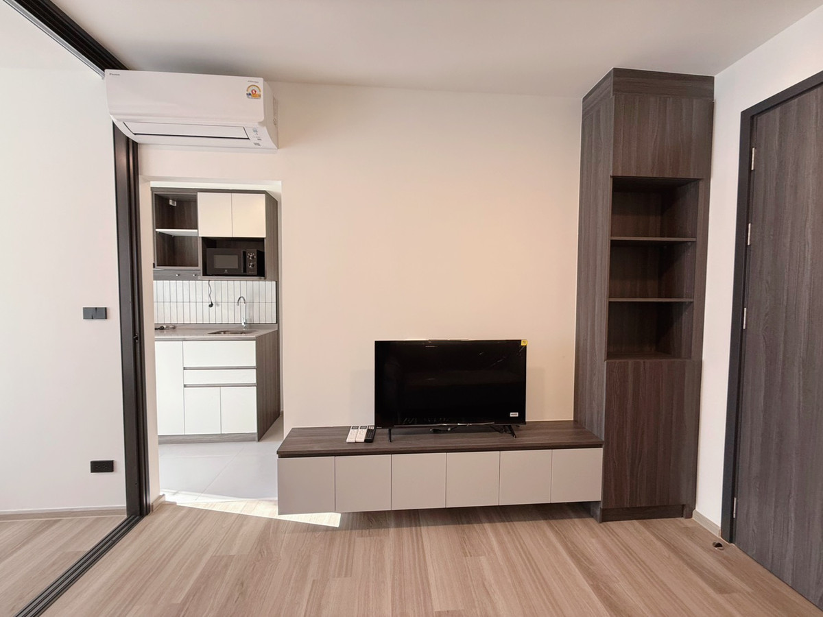 For RentCondoKasetsart, Ratchayothin : Condo for rent, Chapter One More Kaset, near Kasetsart University, Bang Khen, about 500 meters, and near BTS Kasetsart University Station, about 750 meters.