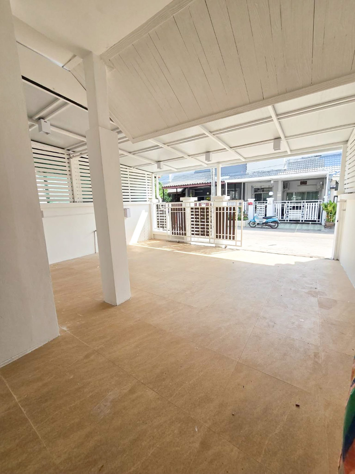 For SaleTownhomePattaya, Bangsaen, Chonburi : Ekthan Village / 2 Bedrooms (FOR SALE), Ekthan Village / 2 Bedrooms (FOR SALE) BEWN125