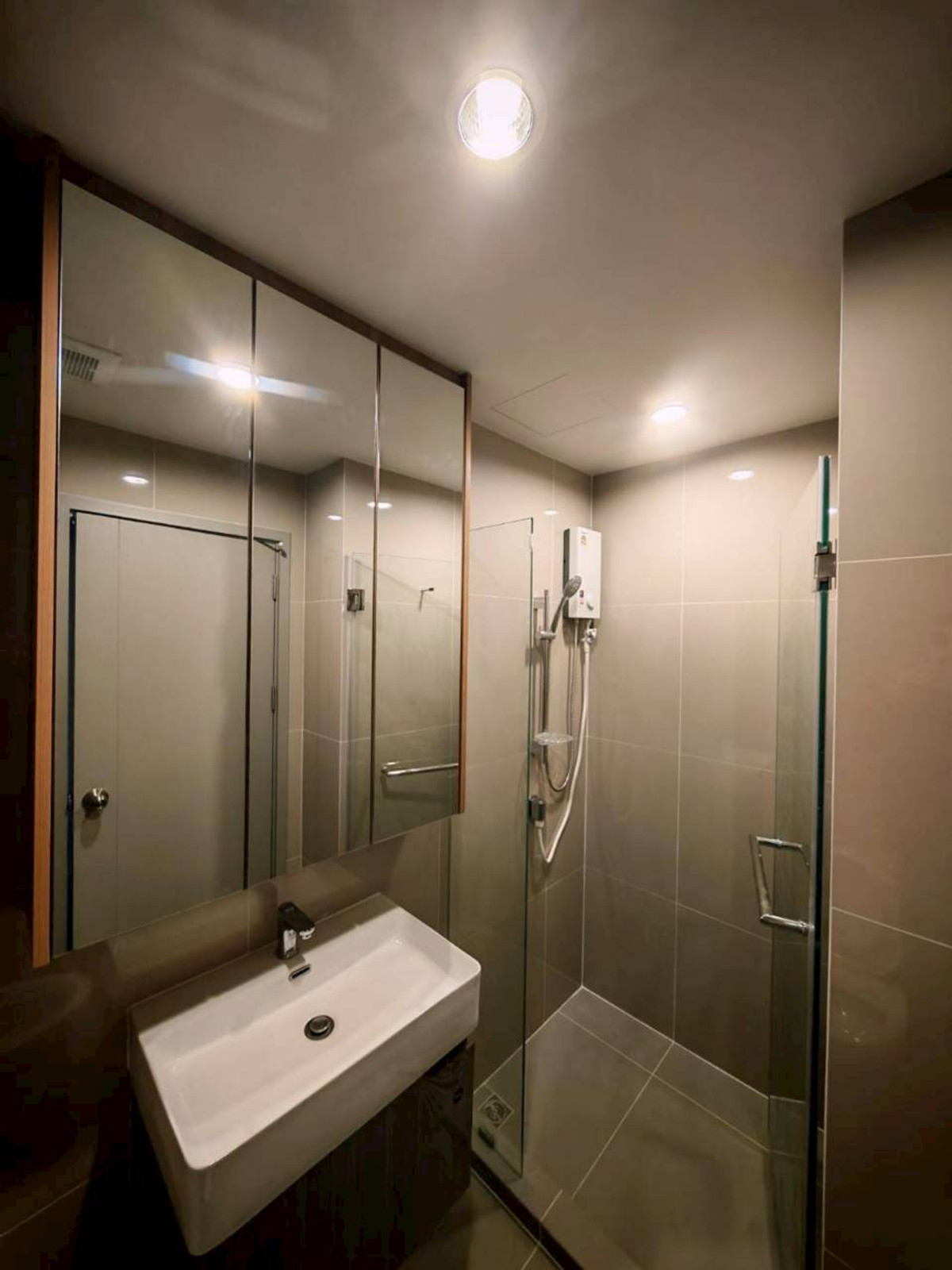 ให้เช่าคอนโดเสรีไทย-นิด้า : ✅ IDRL132 ✅ Line : @p2nproperty