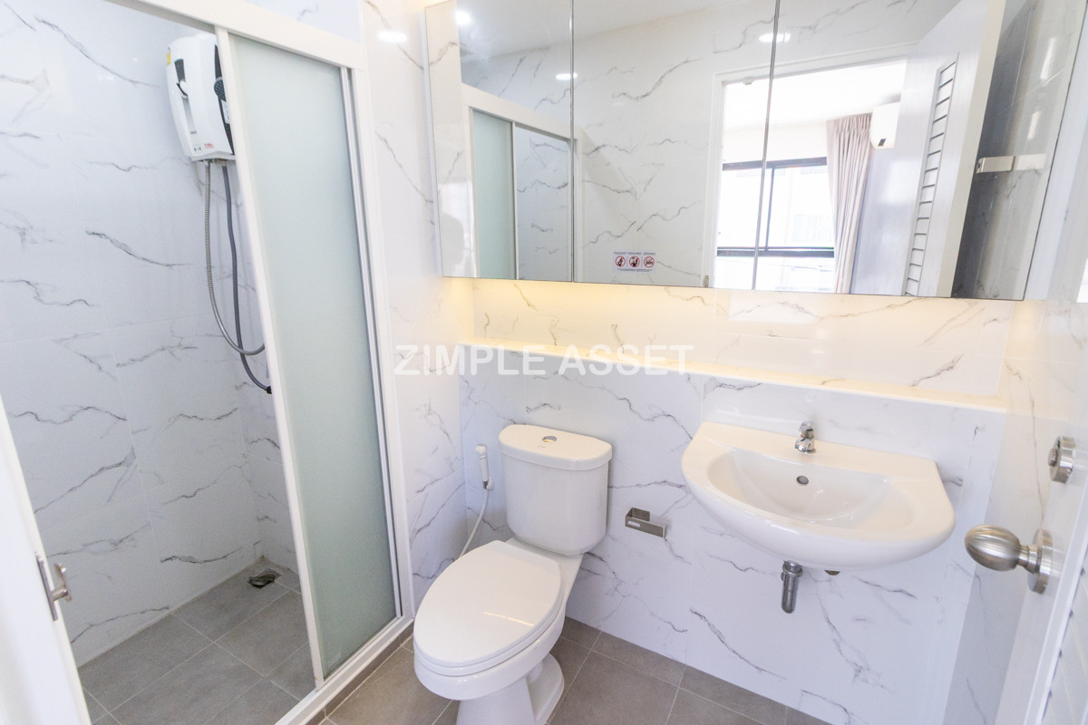 For RentSamut Prakan,Samrong : Line ID: @zimple_asset  Modern room apartment in Bang Phli, fully furnished with electrical appliances and great facilities Clean, secure, and conveniently located near shopping malls, community areas, and Bang Phli Industrial Estate.