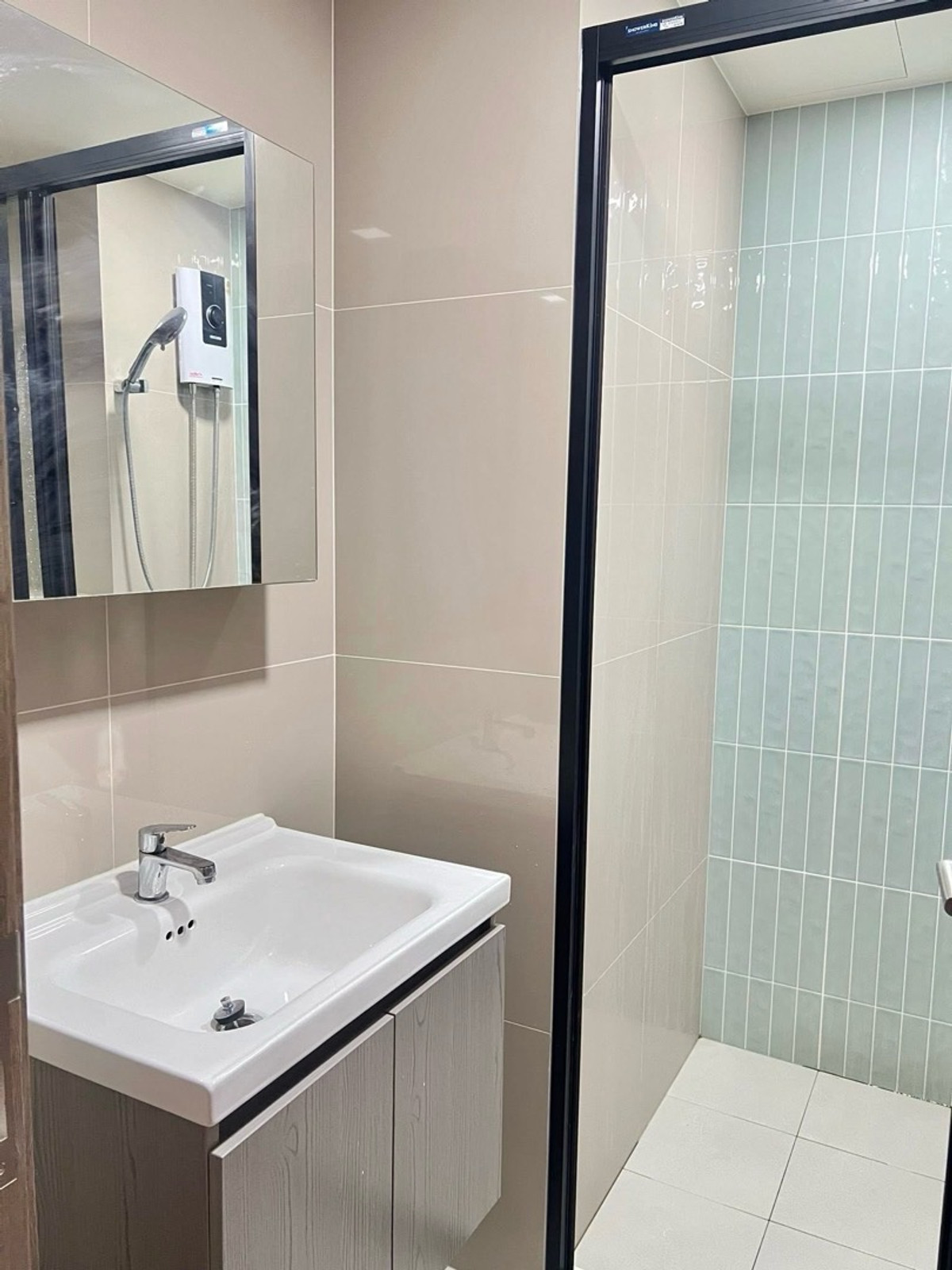 ให้เช่าคอนโดสะพานควาย จตุจักร : 📍โครงการ : The Muve Pradipat (เดอะ มูฟวี่ ประดิพัทธ์)
🚝 ใกล้ : BTS สถานีสะพานควาย 400 เมตร
💵 ราคาเช่า : 15,000 บาท / เดือน